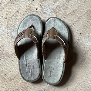 Boys flip flops